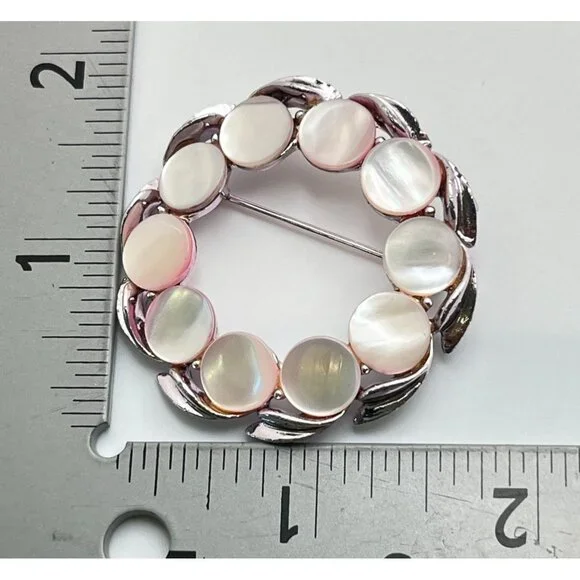 Vintage Faux Pink Pearl Wreath Brooch Pin Circles - Picture 3 of 6